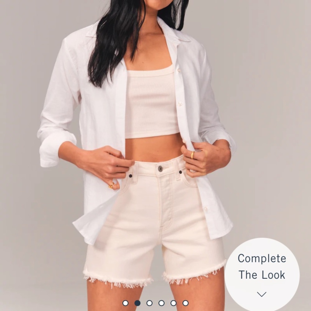 Abercrombie white high waisted shorts (size: 4)